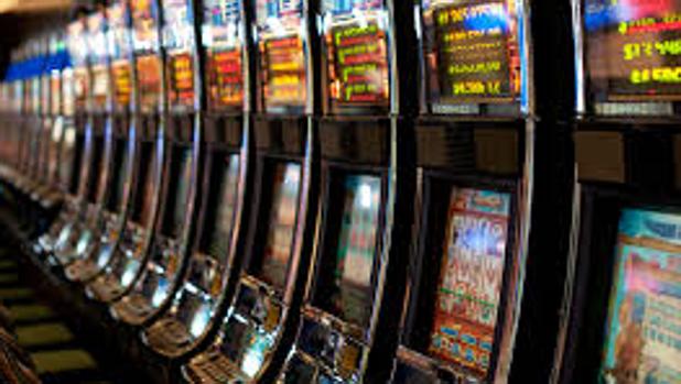 Piden 5 años de cárcel para el acusado de entrar a robar la recaudación en una sala de juego con un hacha