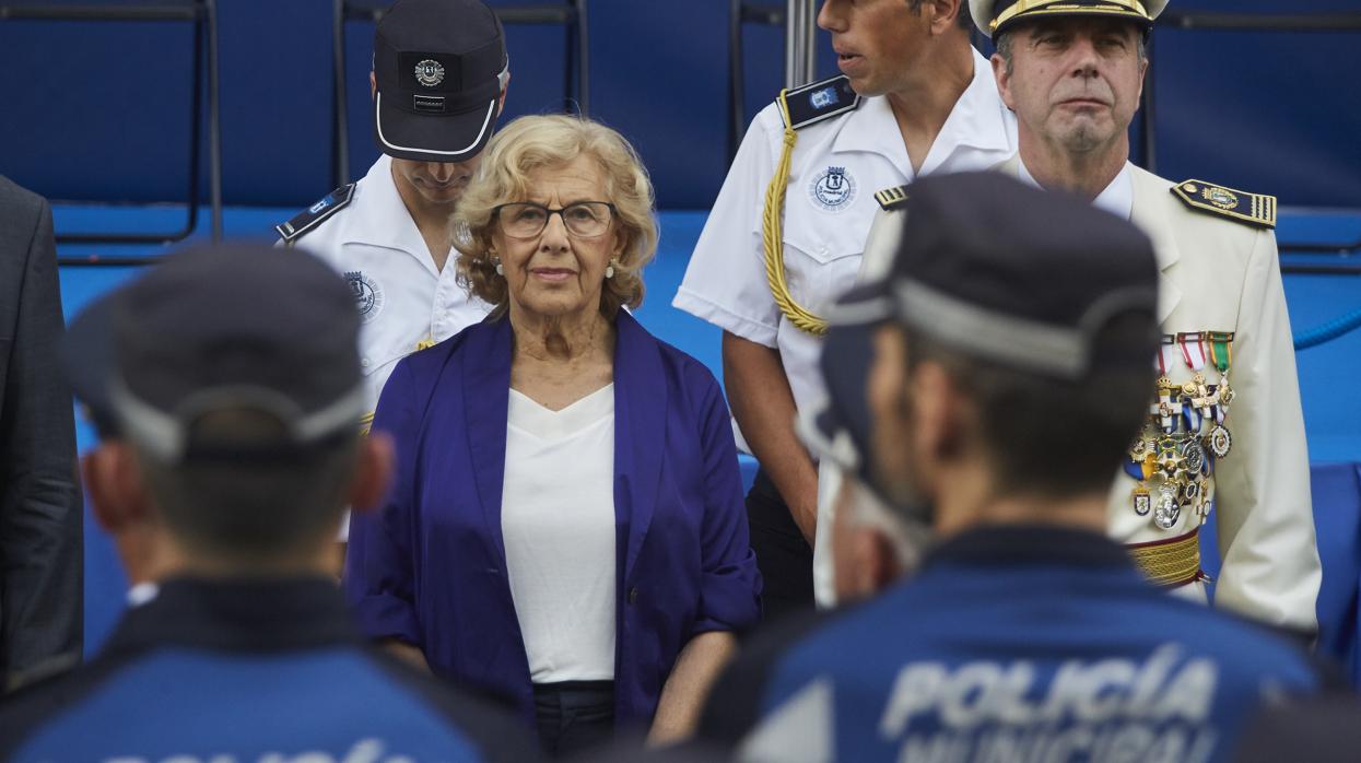 Manuela Carmena durante el último patrón de la Policía Municipal