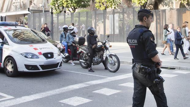 La Generalitat investigará si la Policía utilizó un canal de comunicación paralelo durante el 1-O