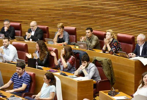 Bancada de Podemos en las Cortes Valencianas