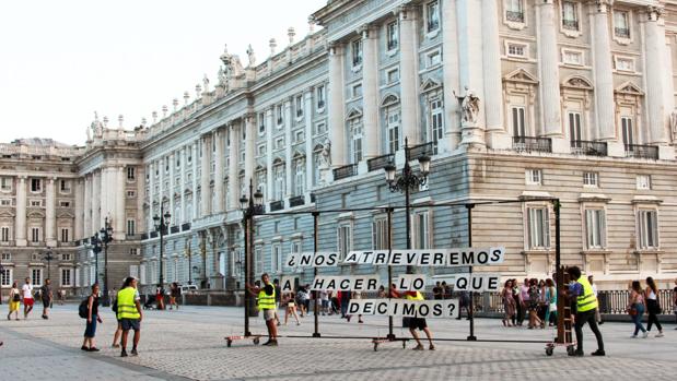 Preocupaciones en forma de preguntas pueblan las calles de Madrid