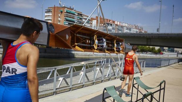 El Ayuntamiento de Madrid manda a los remeros del Manzanares a un embalse cerrado