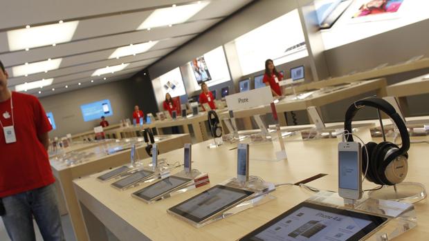 Roban en la tienda de Apple de Valencia por el método del alunizaje