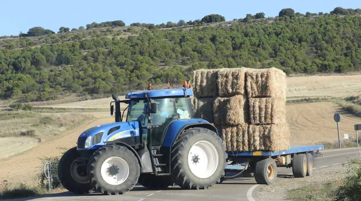 Imagen de archivo de un tractor