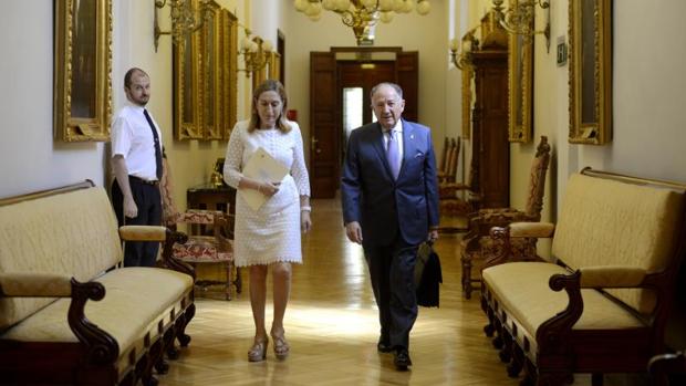 El PSOE no aclara si apoyará una comisión de investigación al Rey Juan Carlos