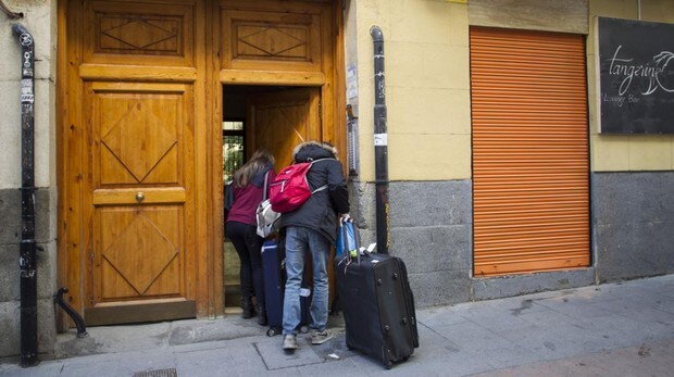 Madrid exigirá a los pisos turísticos que tengan un acceso independiente como los hoteles