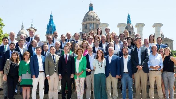 Casado «integra» a los derrotados pero deja fuera a los pilares de Santamaría