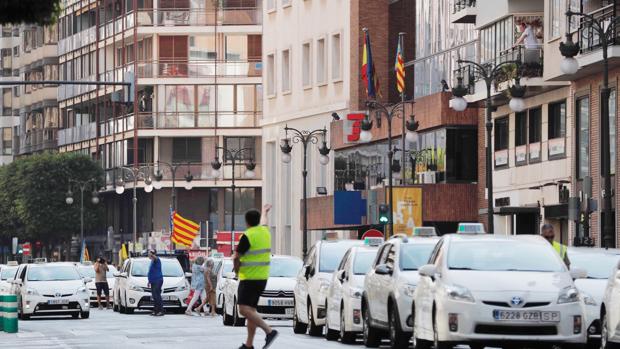 La huelga de taxis hunde un 40% las ventas de los comercios del centro de Valencia