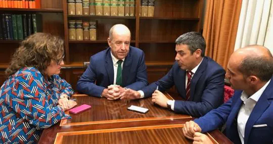Reunión de CC con Ortega y Quintero para analizar la posición del partido sobre el REA