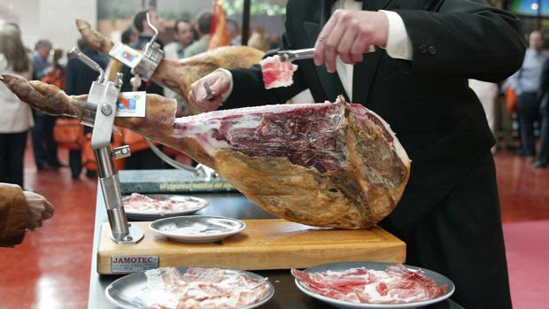 Seis años de litigio para decidir a qué altura secar el Jamón de Teruel