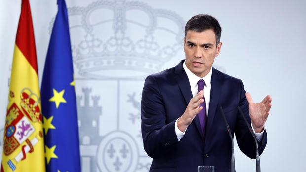 Sánchez anuncia la creación de un mando único para coordinar la inmigración en fronteras y Estrecho