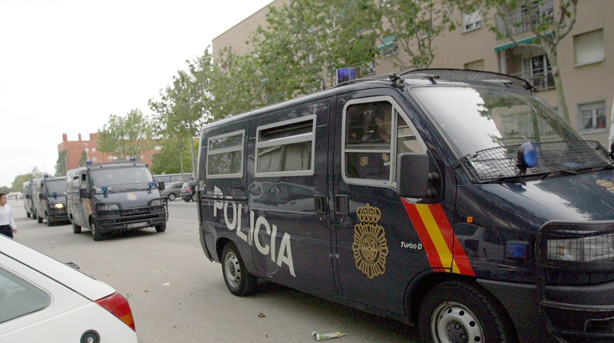 Foto de archivo de un furgón de la Policía Nacional