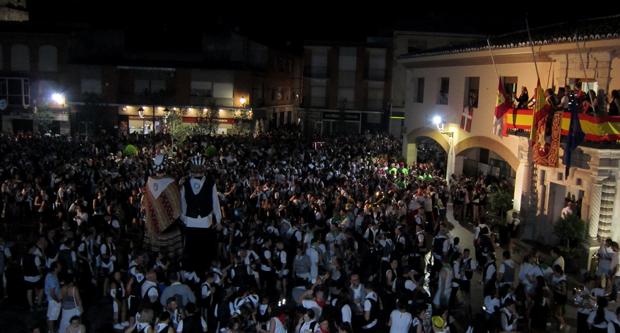 Explosión de alegría con el lanzamiento del chupinazo inaugural de la feria de Villacañas