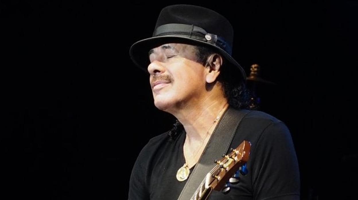 El guitarrista Carlos Santana, en un concierto