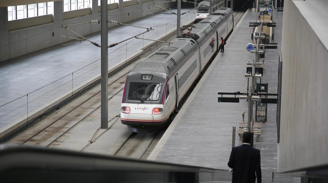 Imagen de archivo de las vía del tren en Zaragoza