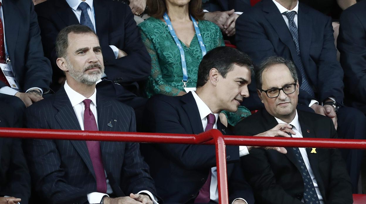 El Rey asiste junto a Sánchez y Torra a la inauguración de los Juegos del Mediterráneo en una imagen de archivo