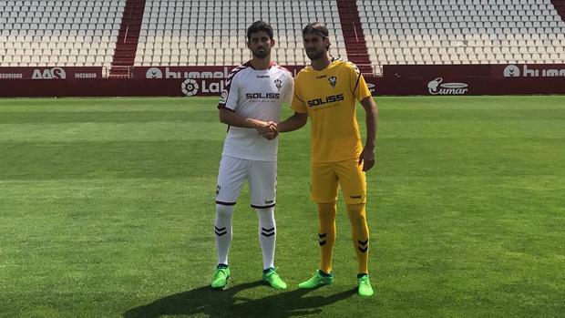 Presentación del Albacete en el «Belmonte» ante el Levante en el Trofeo de la Ciudad