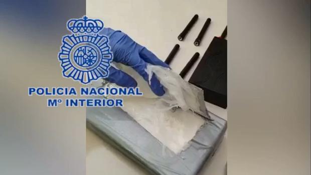 Intervenidos dos kilos de cocaína y un inhibidor de frecuencia a unos narcotraficantes