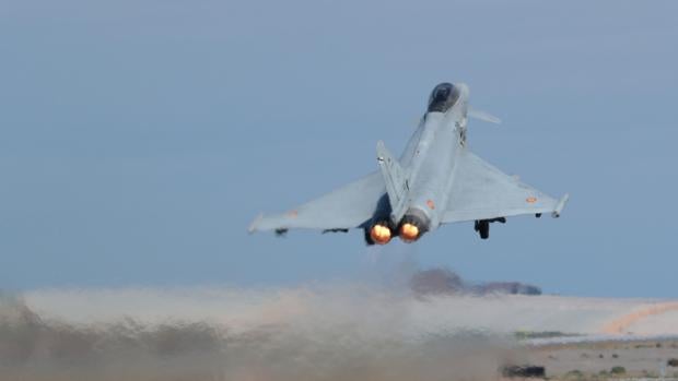 Quedan suspendidos los vuelos de los cazas españoles en Estonia tras el lanzamiento accidental de un misil