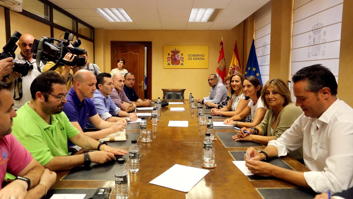 Reunión entra la ministra de Industria y los represenrantes de los trabajadores de Made en Valladolid