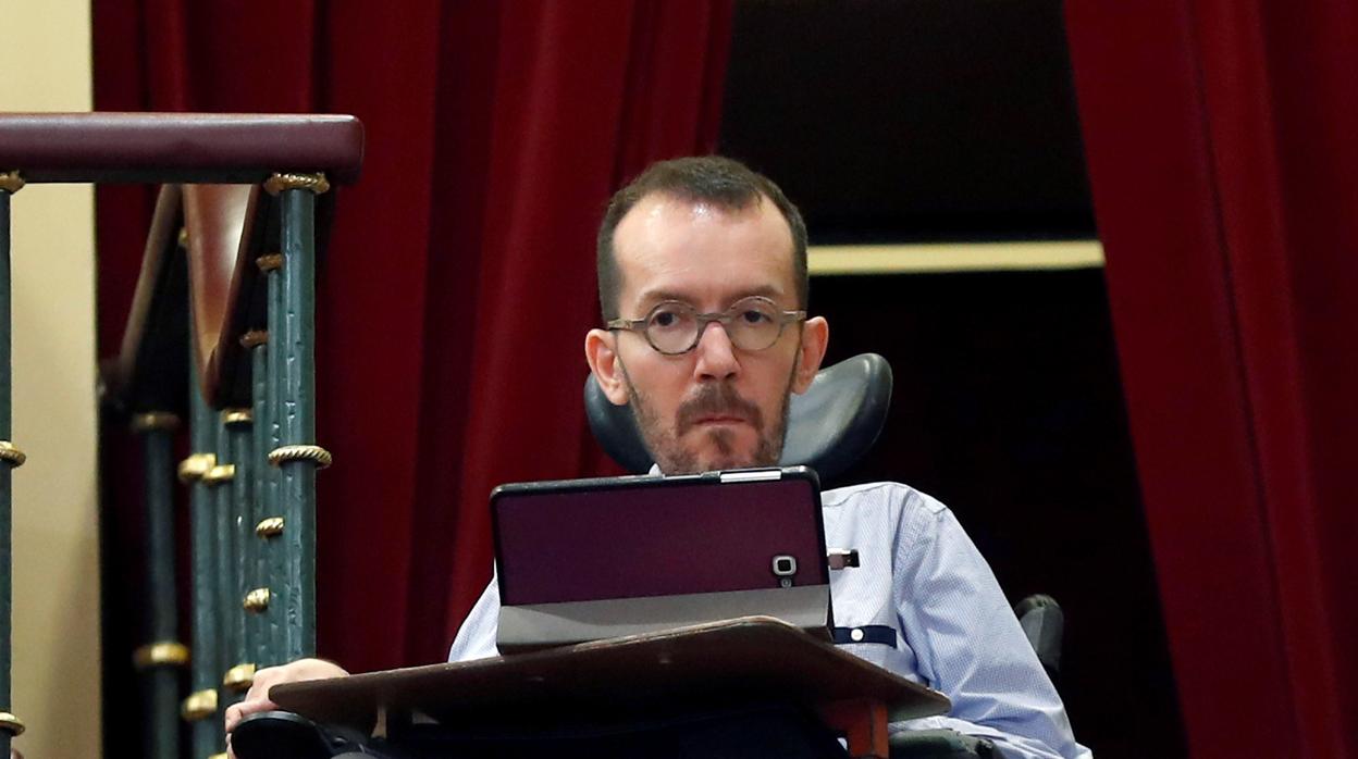 Pablo Echenique durante el debate de la moción de censura en mayo