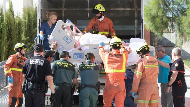 El joven de 385 kilos abandona el hospital en un camión pero es devuelto horas después