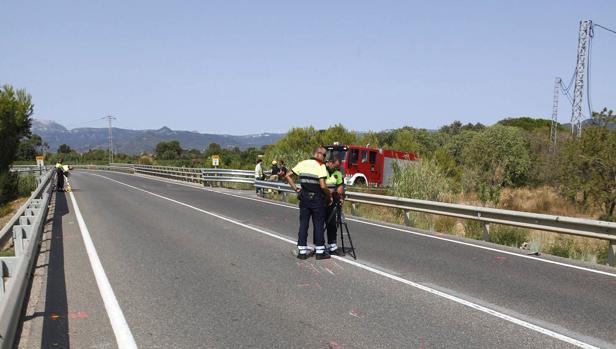 Fallece el conductor de un turismo tras chocar contra un camión en Oroso