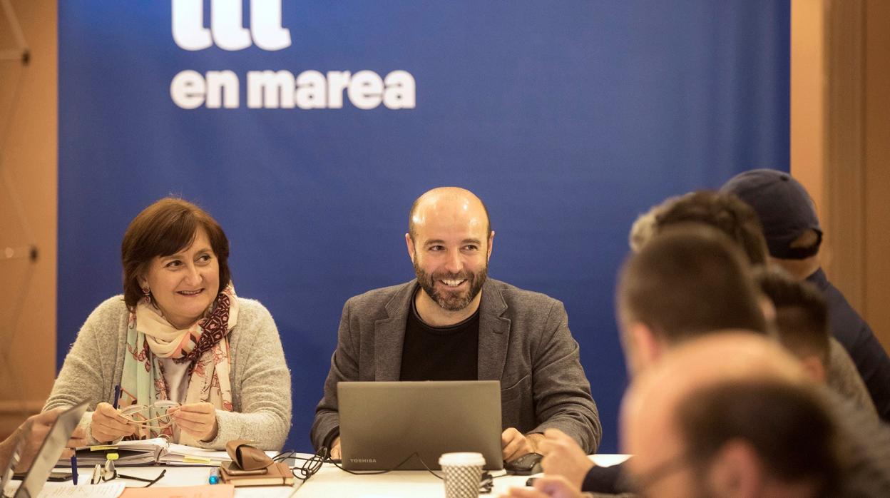 El líder de En Marea, Luís Villares, en una reunión de la coordinadora