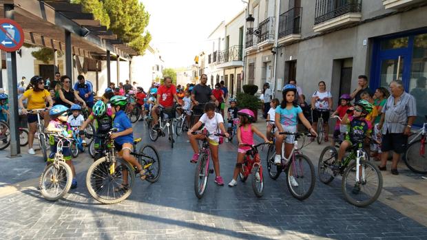 Unos 200 participantes en el Día de la Bicicleta de Miguel Esteban