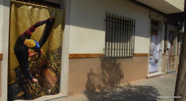 «De puerta en puerta», arte en las cortinas de Villafranca