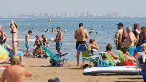 Detenido por realizar tocamientos sexuales a varias mujeres en una playa de Valencia