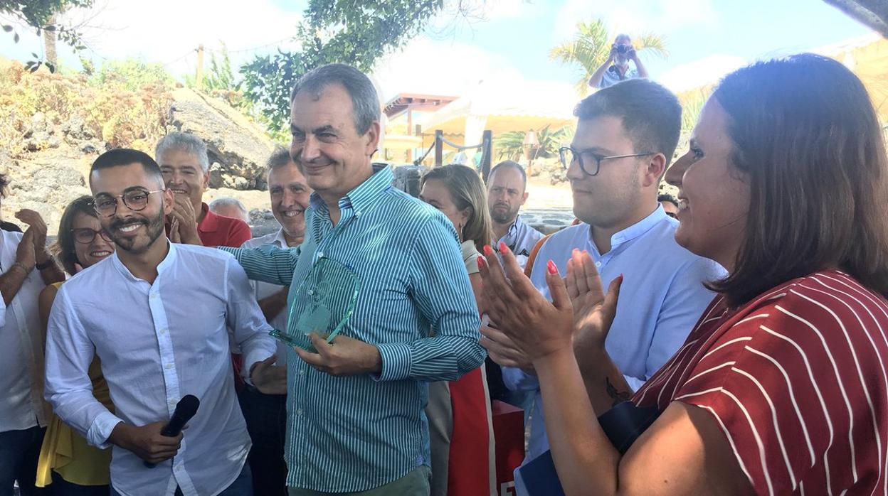 Rodríguez Zapatero, en Lanzarote, en un acto de las Juventudes Socialtistas