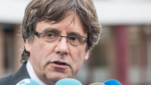 Puigdemont ve «gravísimo» que el Gobierno se haga cargo de la defensa de Llarena