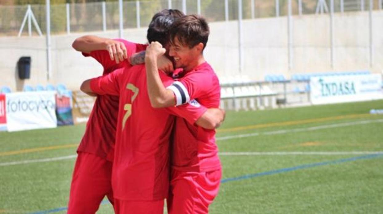 Celebración del gol del Conquense en el campo del Ejea de los Caballeros