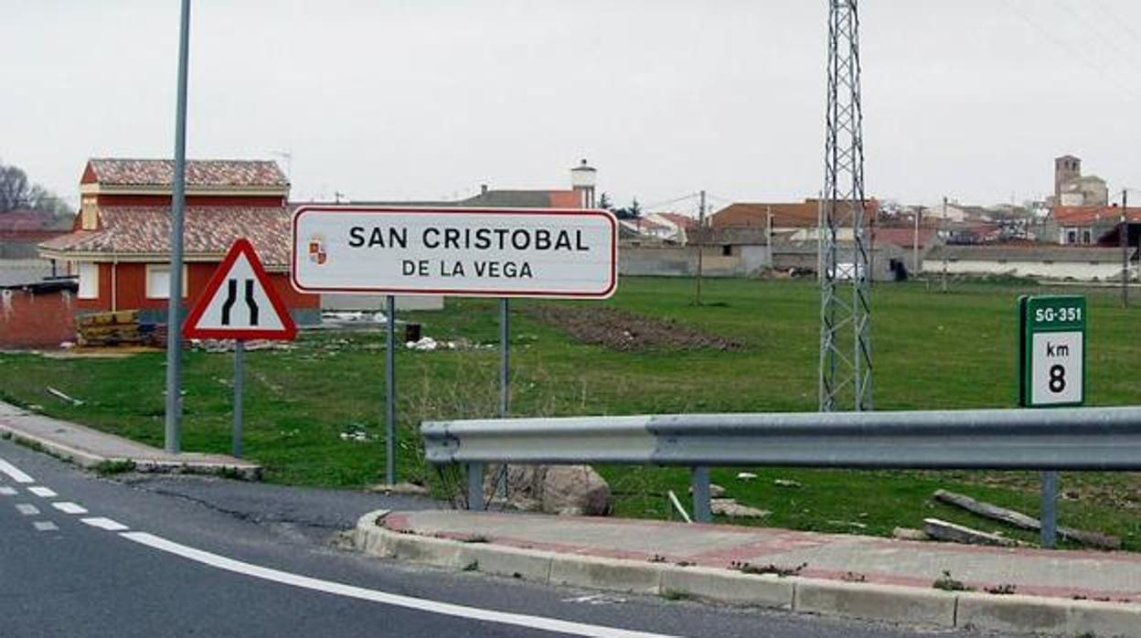 Entrada a la población de San Cristóbal de la Vega