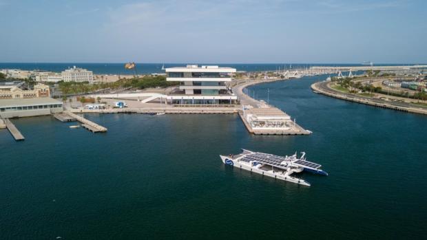 La primera embarcación de hidrógeno del mundo llega a Valencia