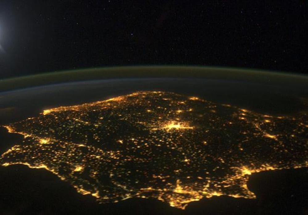 Vista nocturna de la Península Ibérica desde la Estación Espacial Internacional