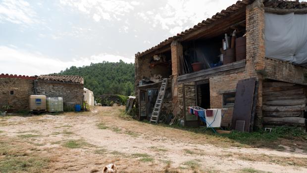 El macabro secreto de la «masía de hippies»