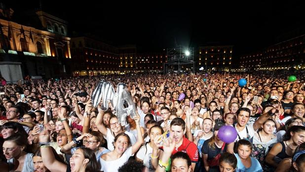 Lleno épico de los «triunfitos» en la Plaza Mayor