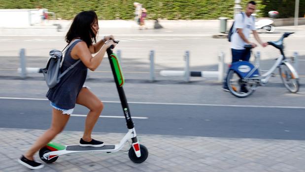 «Guerra» por los patinetes eléctricos en Valencia