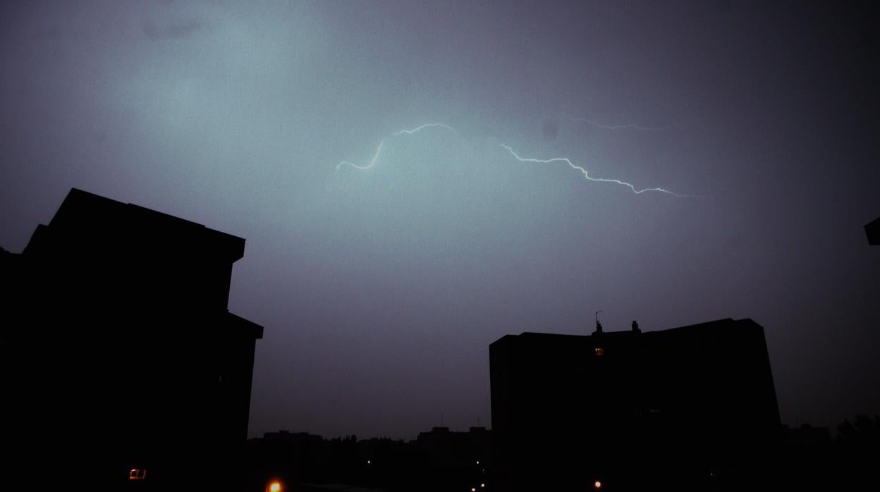 Foto de archivo de una tormenta de verano