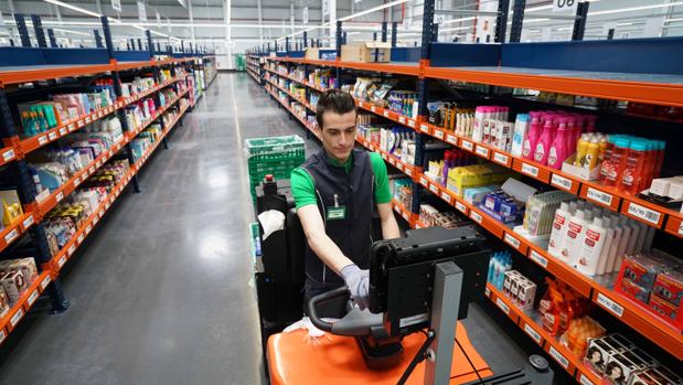 Mercadona lanza la mayor oferta de empleo del año en Valencia para titulados de ESO por 1.312 mensuales