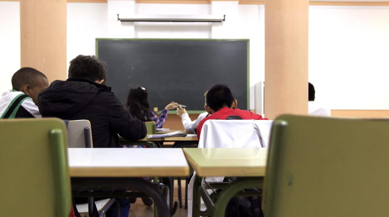 Alumnos en clase en un centro educativo de Madrid