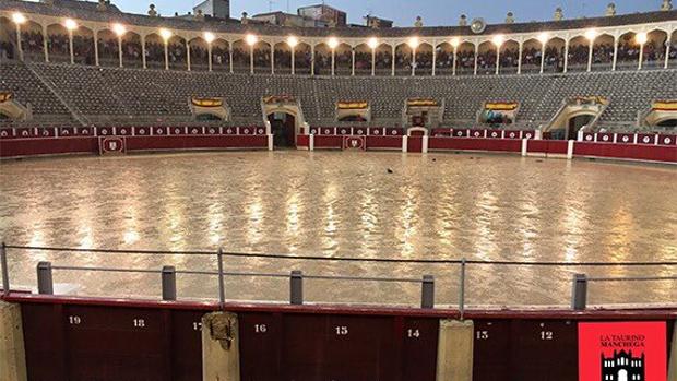 La lluvia lleva a la suspensión de la corrida de rejones de la Feria de Albacete