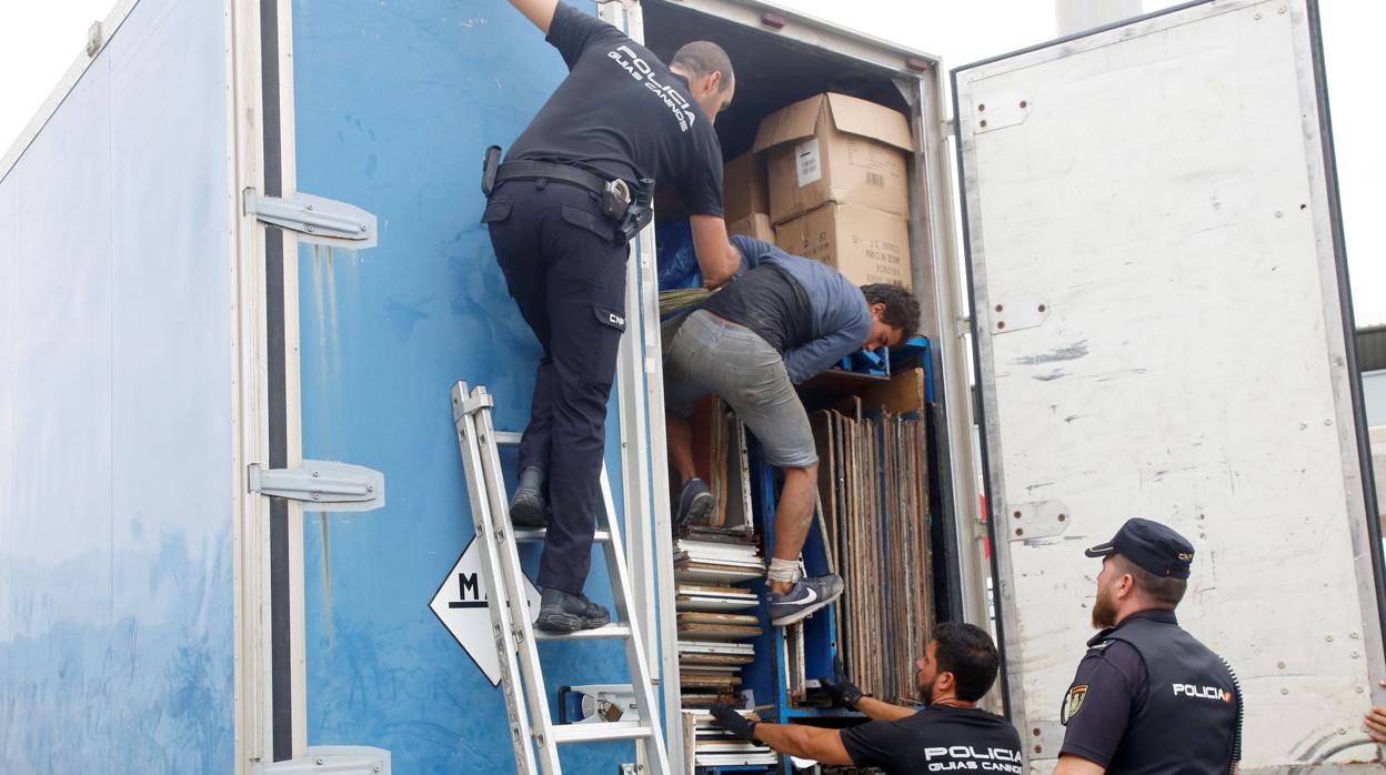 La Policía controló camiones y plataformas con destino a Almería y Málaga