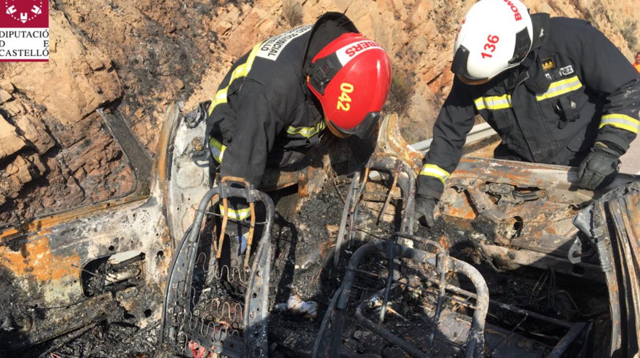 Estado en el que ha quedado el coche tras el accidente mortal