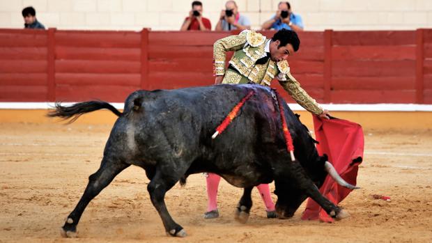 Morenito de Aranda indulta un «victorino» en Madridejos