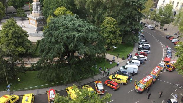 Derrumbe en el hotel Ritz: un obrero muerto y al menos nueve heridos