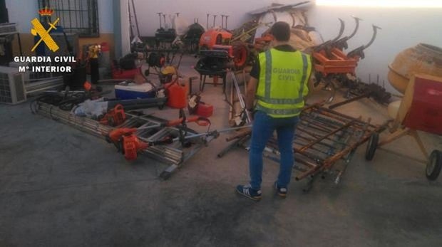 Roban en varias naves agrícolas de Arbancón y en la planta de reciclaje de Cogolludo