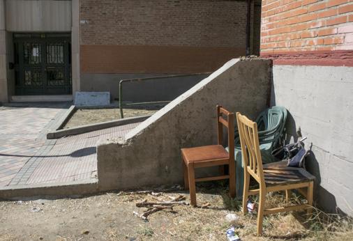 Bloque ocupado en la calle de Tomelloso, en Madrid